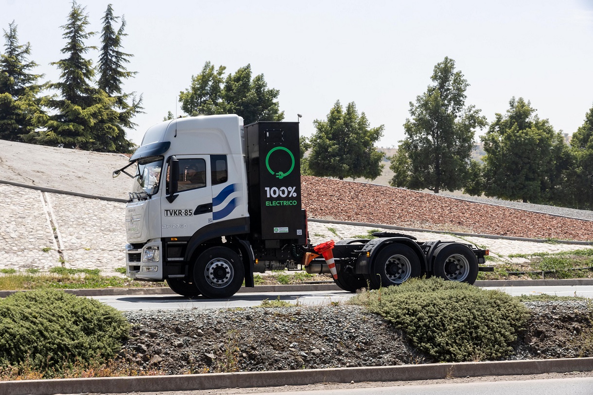 Autonomía entre 200 Km y 400 Km Autonomía entre 200 Km y 400 Km