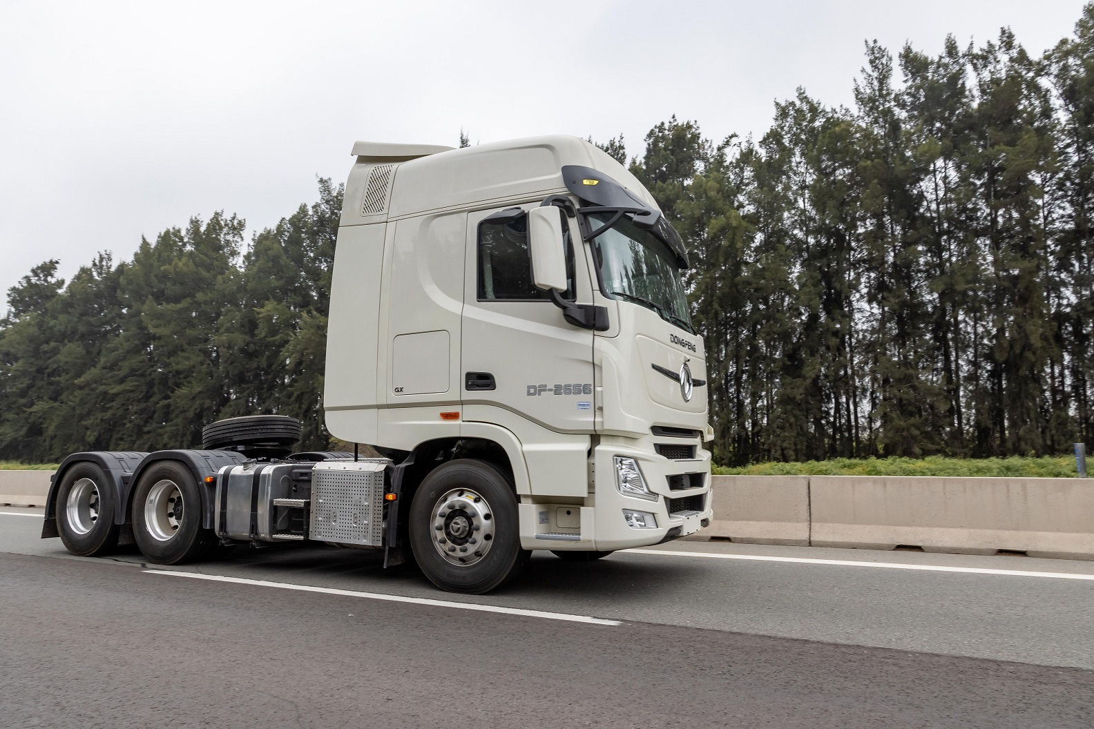 Modelo Tracto DF-2256